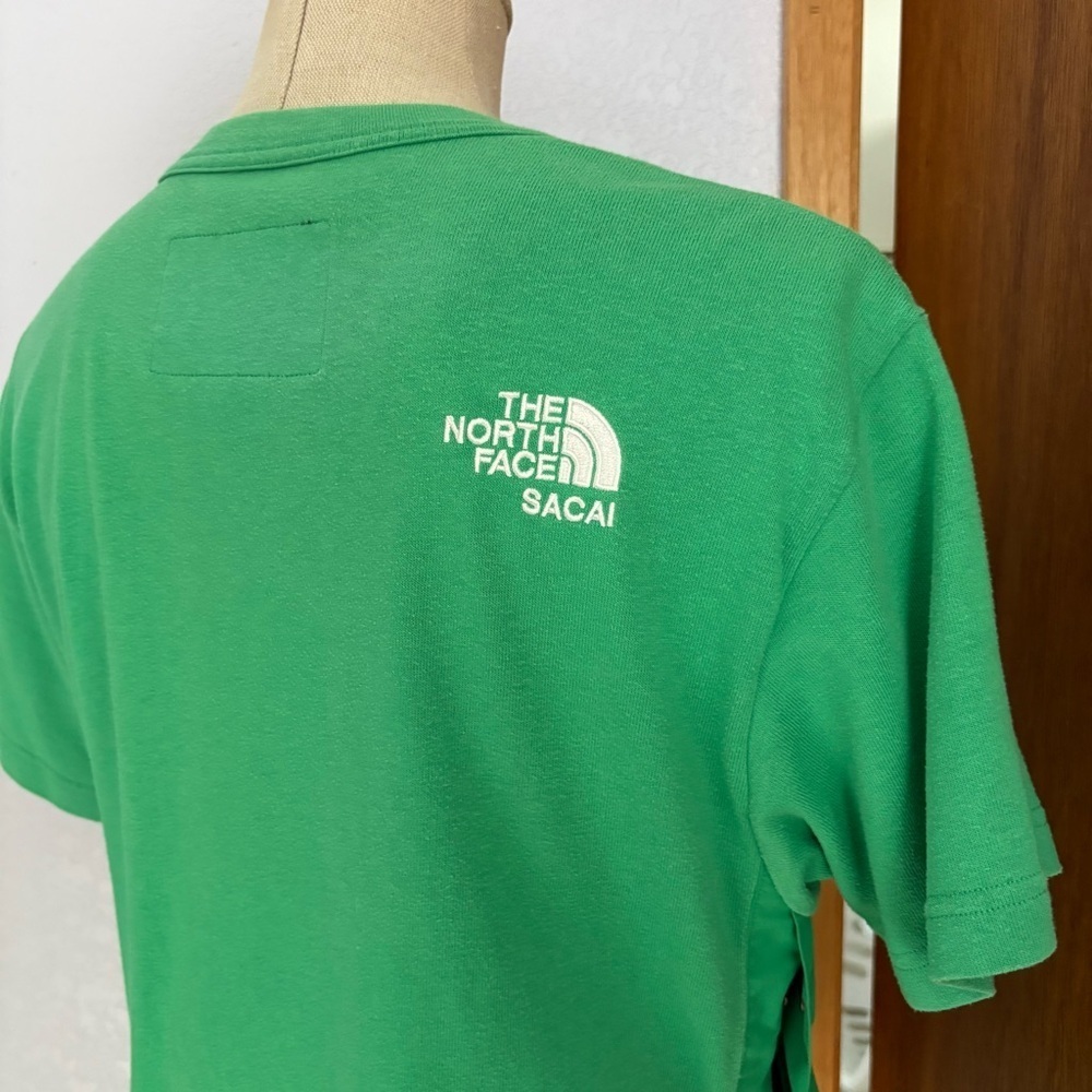 THE NORTH FACE x SACAI sz XS Green Short Sleeve Tshirt Size Zippers
